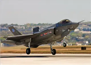 small_F09-23570 (2).webp